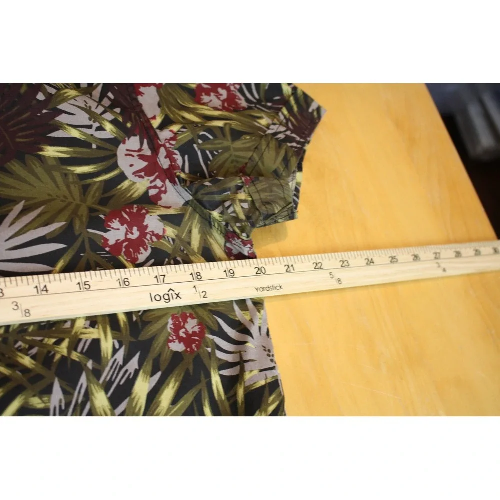 Guess Shorts Men's Medium Multicolor Button Up Tropical Aloha Beach Casual Top